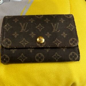 Mini Lin LV Louis Vuitton 6 Key Holder